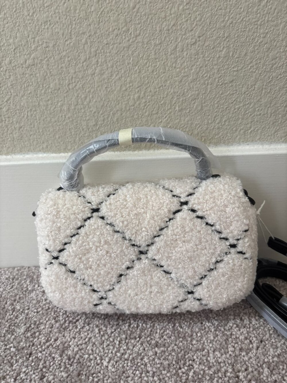 NEW Tory Burch Britten Shoulder Crossbody Bag Quilted Boucle Sherpa White Black - Picture 2 of 3